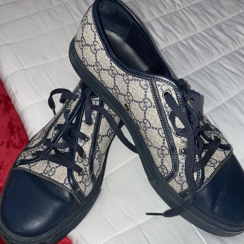 Authentic Gucci men’s low top sneakers